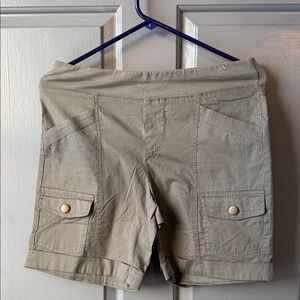 Women's Cargo Shorts in Tan
